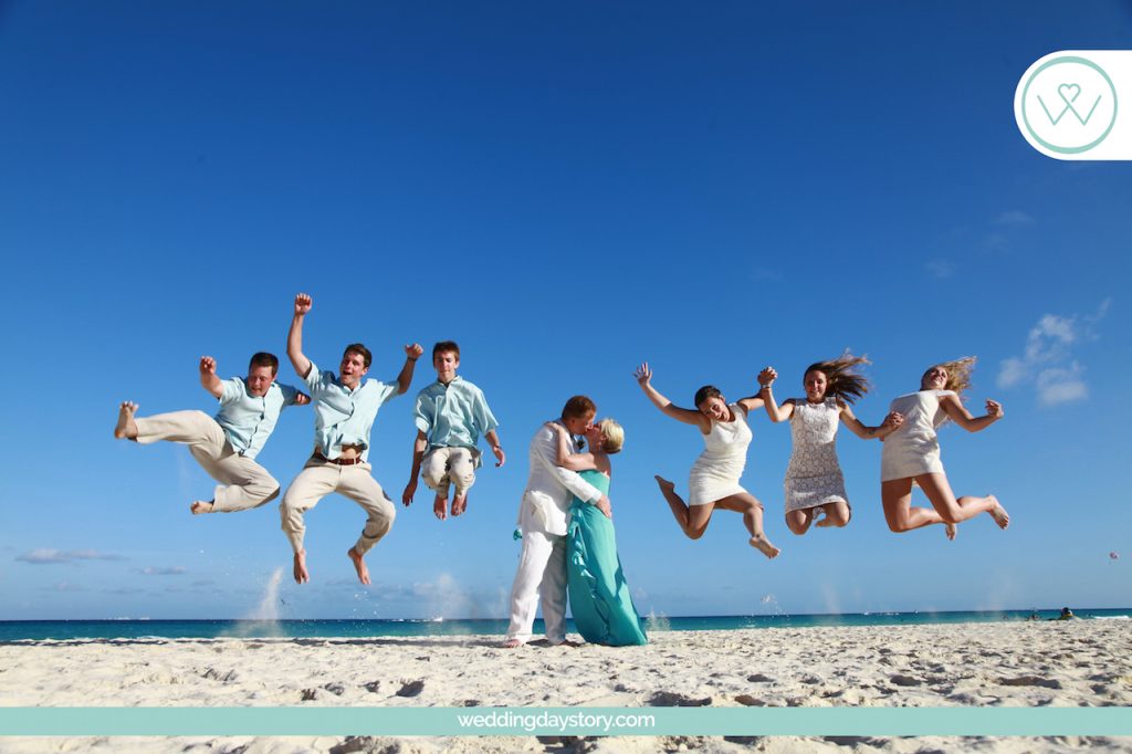 liz moore Weddings loves this group fun bridal party photo taken by WeddingDayStory Photography