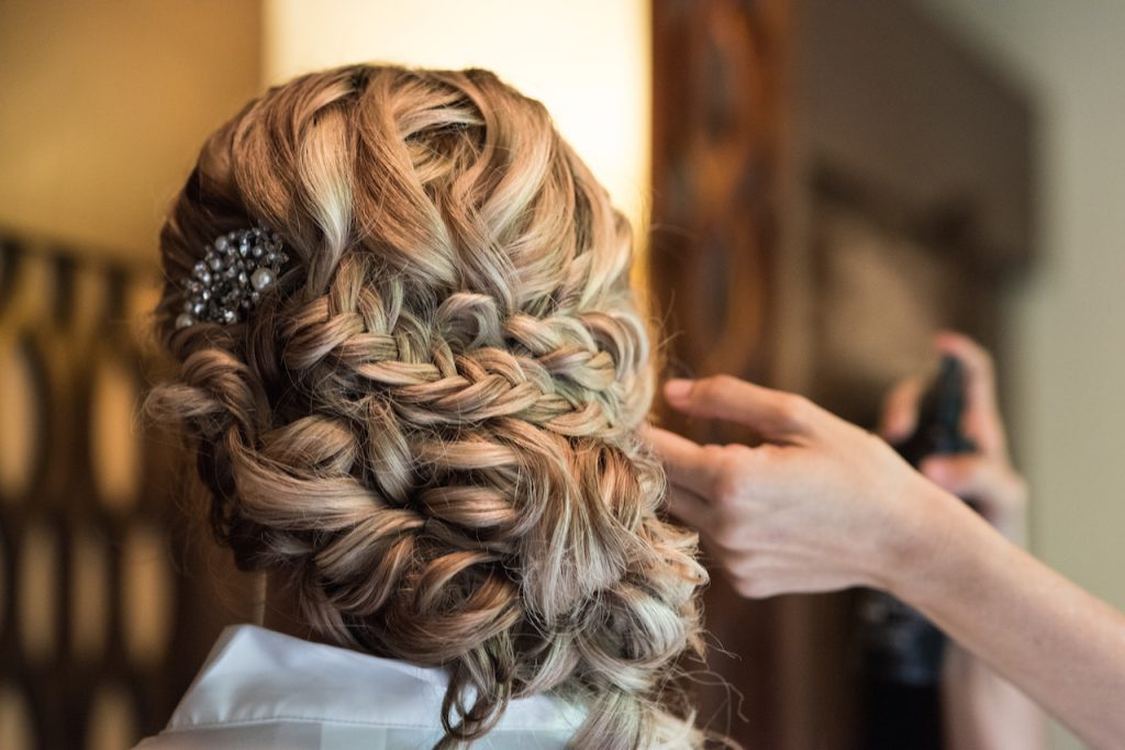 Lovely Wedding Hairstyle! Hair by Corvi. Styling Trio Riviera Maya: http://www.stylingtrio.com 4 hair style for bride signature bridal salon
