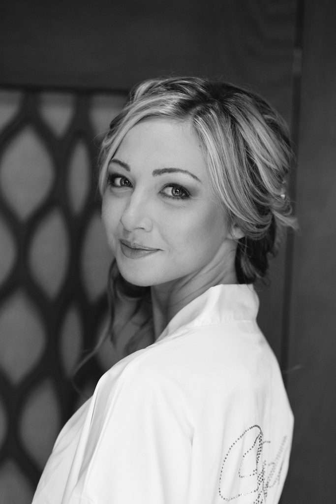 Always consider adding some black and white photography to your wedding photography, it's so worth it! 5black and white wedding photography