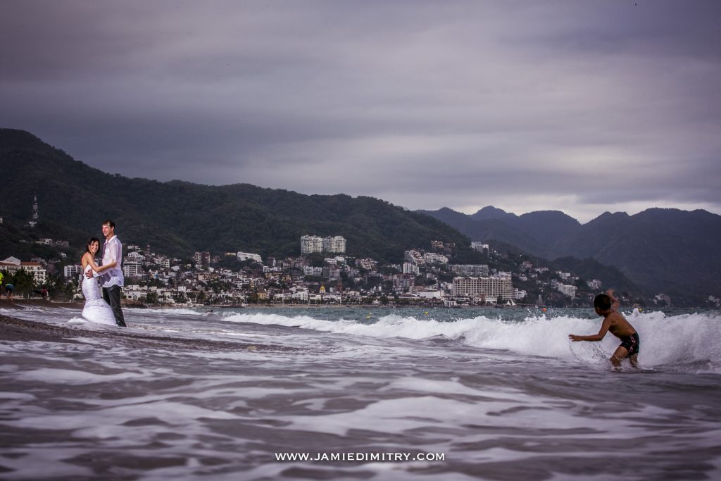 Banderas Bay, Puerto Vallarta lends itself beautifully to amazing beach wedding photo's! www.jamiedimitry.com 9Banderas Bay photo of bride and groom