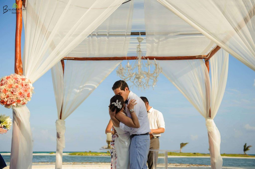  wedding kiss at generations resort 