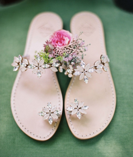 Sparkle-flat-sandals-great-for-the-beach