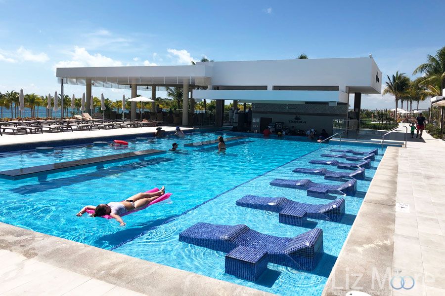 Riu Costa Mujeres Palace main pool