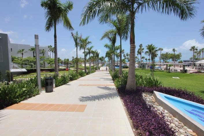 Mexico beach wedding destination Cancun Riu Palace Peninsula