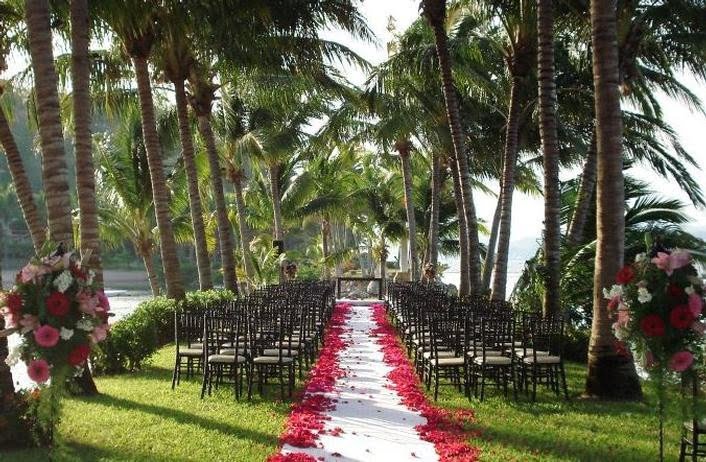 Grand Isla Navida Resort destination wedding packages