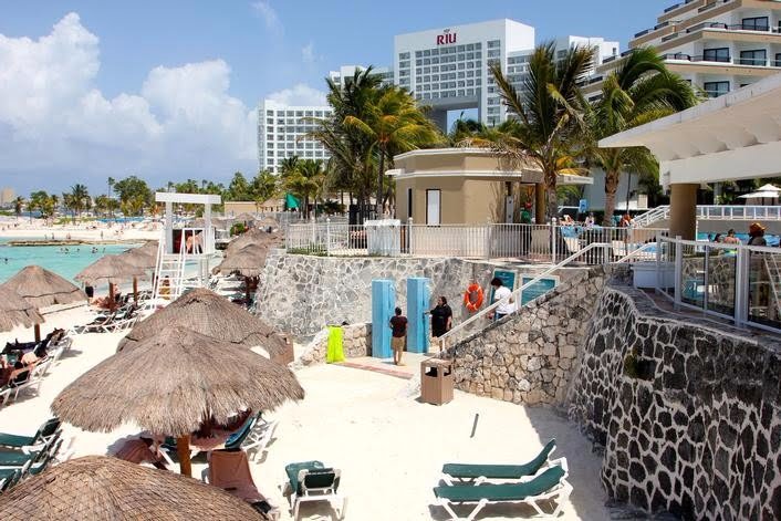 Mexico best destination wedding Riu Caribe Cancun